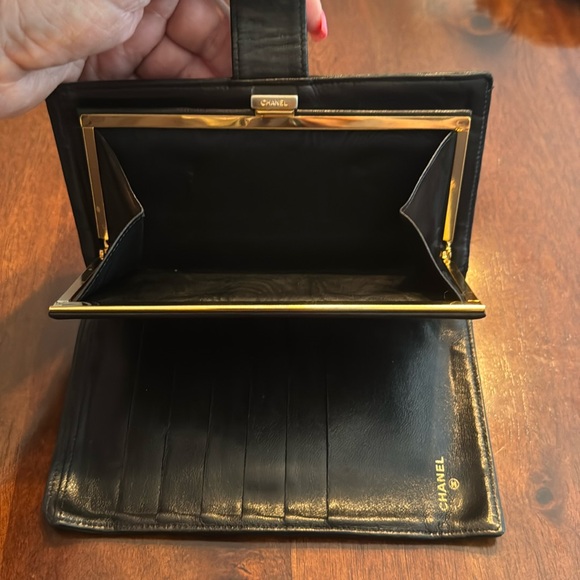 Chanel Lambskin Kisslock Wallet - Picture 4 of 12